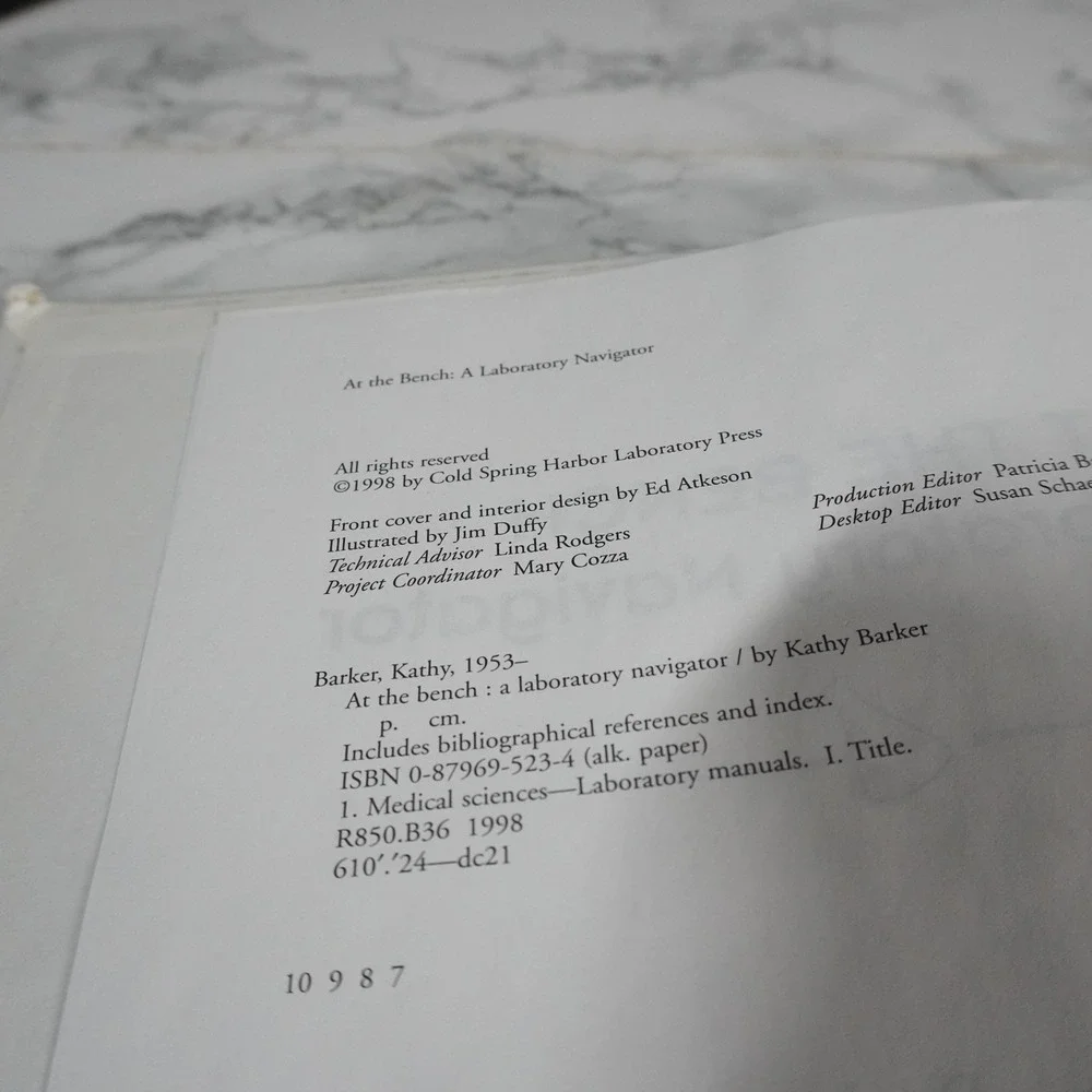 At‎ the Bench A Laboratory Navigator Kathy Barker 1998 Spiral Lab Manual
